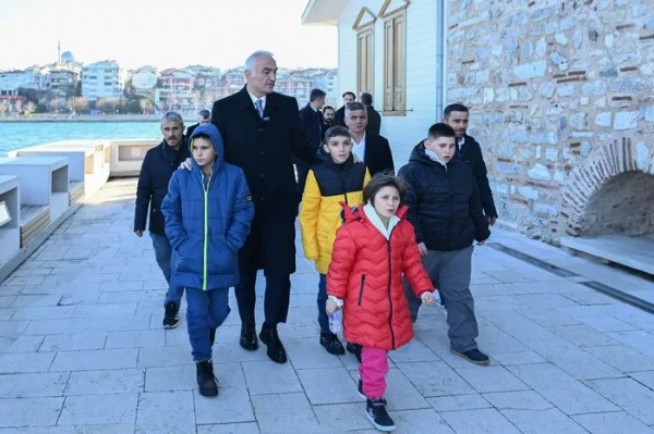 Bakan Ersoy, Türkiye'nin kalbine dokunan o çocuklarla buluştu